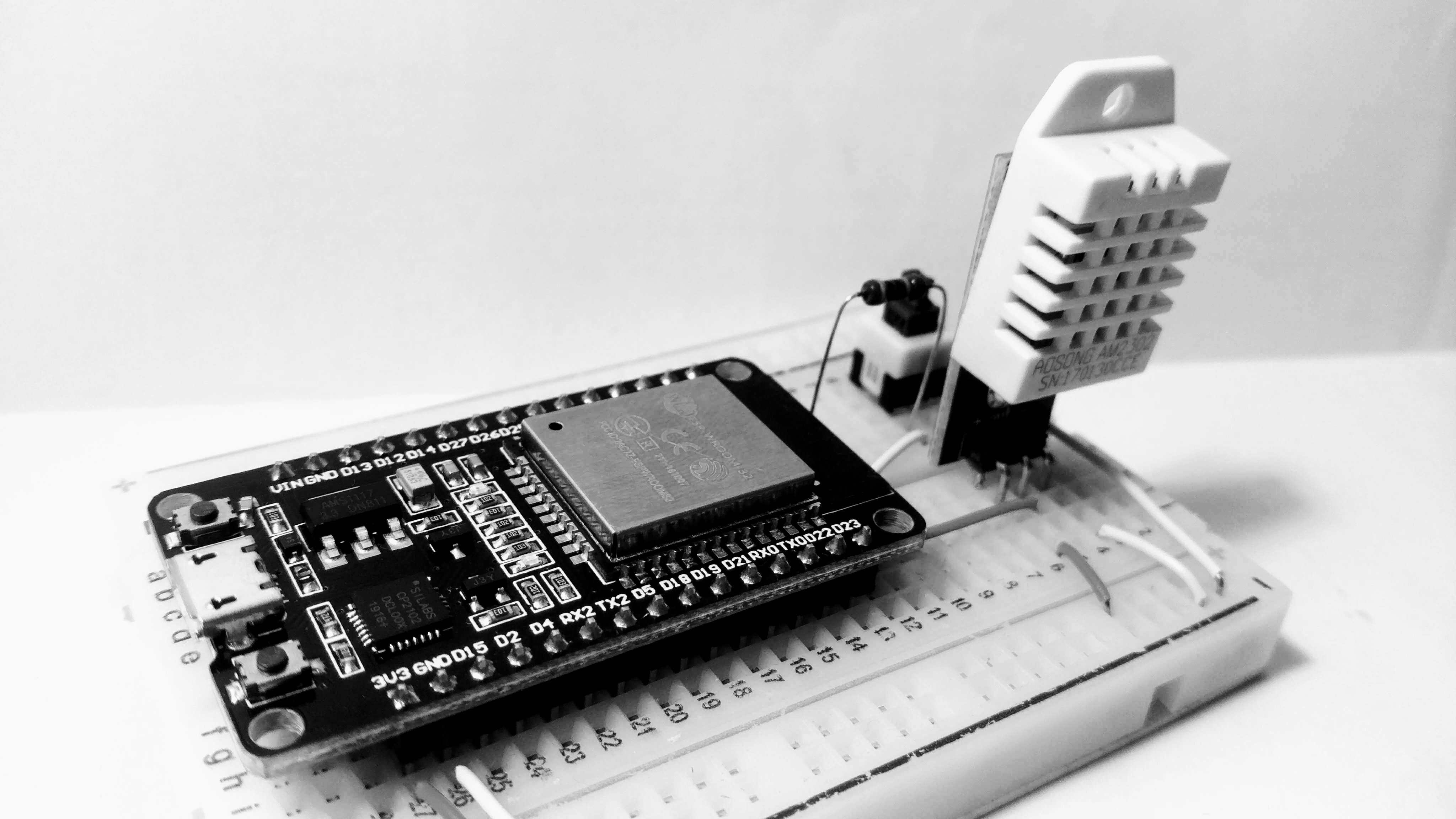 ESP32 development board and DHT22 sensor: sending data to a Google sheet.